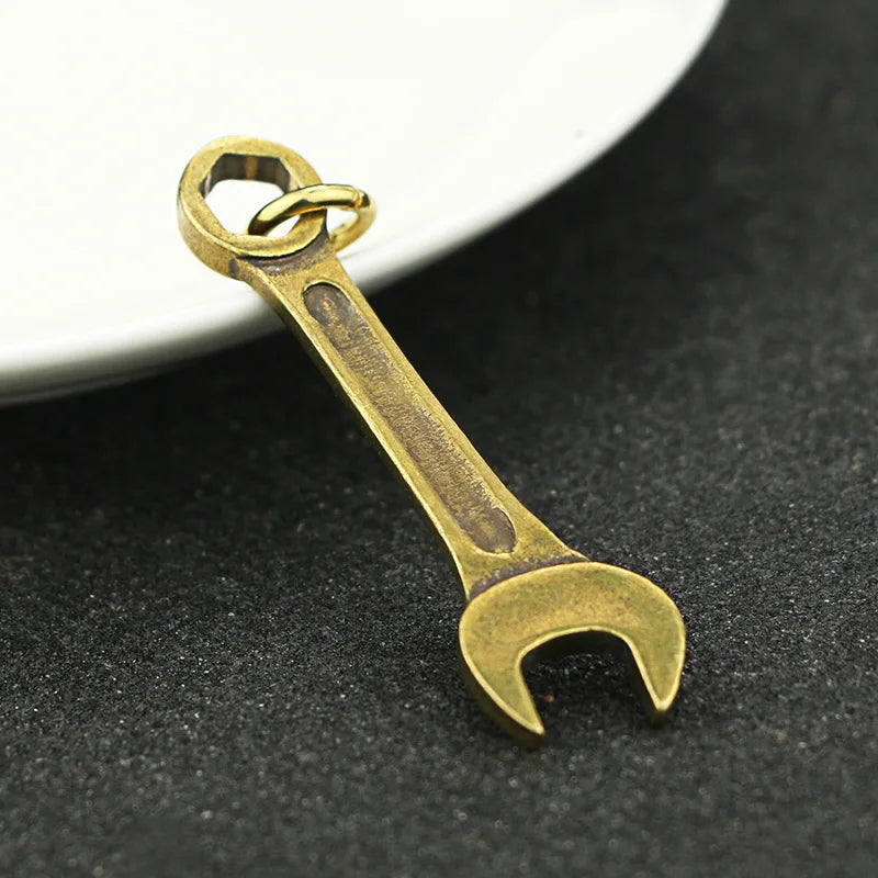 Vinatge Solid Brass Wrench Key Chain Pendant Handmade Pure Copper Mini Spanner Keychains Pendants Motorcycle Car Tool Key Rings