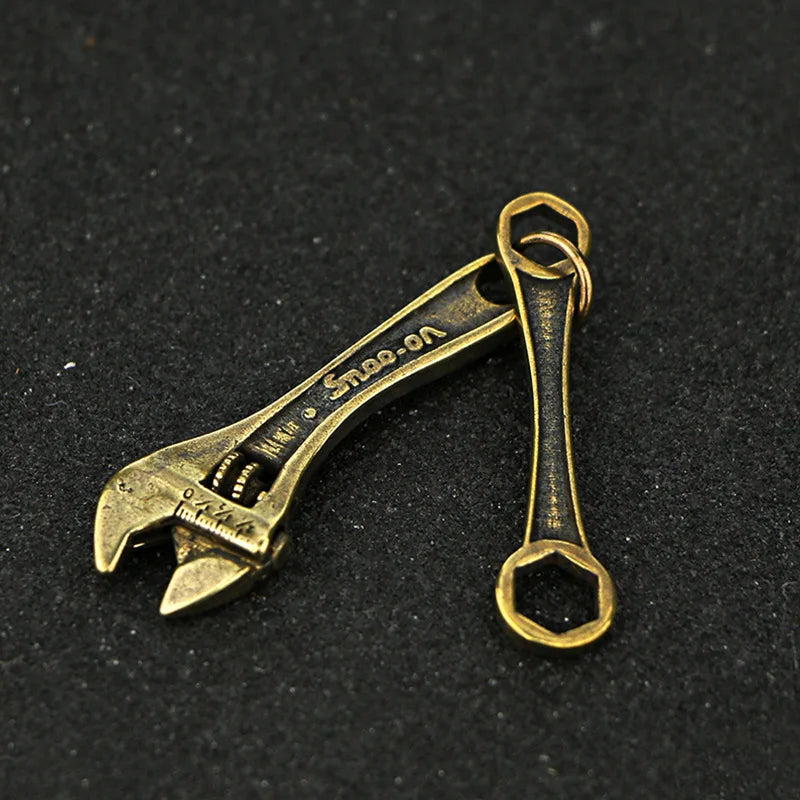 Vinatge Solid Brass Wrench Key Chain Pendant Handmade Pure Copper Mini Spanner Keychains Pendants Motorcycle Car Tool Key Rings